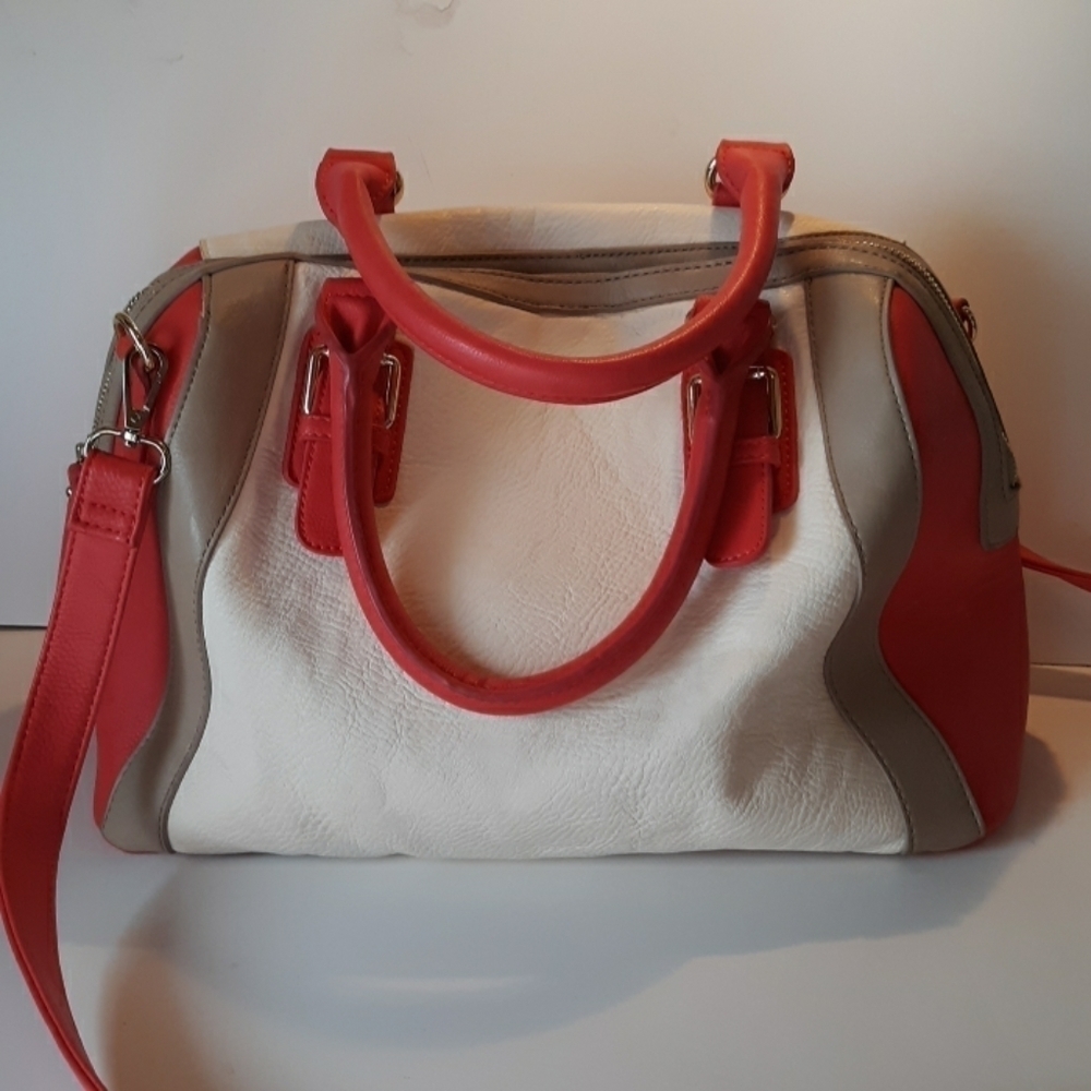 Charming Charlie peach cream shoulder bag
